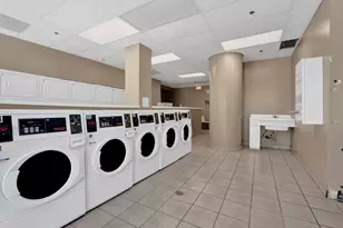 111 W Maple St, Chicago, IL 60610 - Photo 15