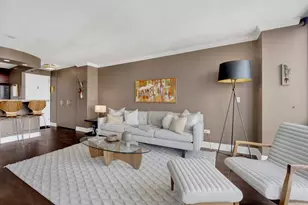 111 W Maple St, Chicago, IL 60610 - Photo 7