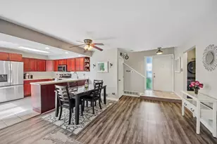 736 Glen Way, Gurnee, IL 60031 - Photo 9
