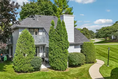 736 Glen Way, Gurnee, IL 60031 - Photo 1