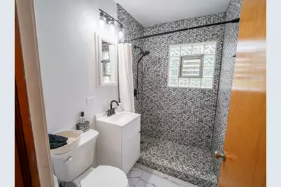 1686 Lunt Avenue, Des Plaines, IL 60018 - Photo 9
