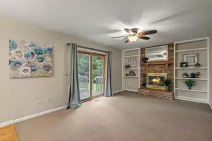 5481 Parkside Ct, Gurnee, IL 60031 - Photo 7