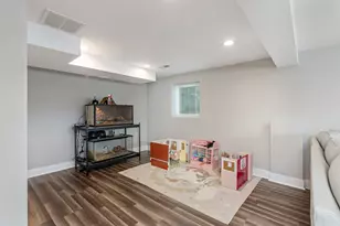 7410 Hawthorne Ave, Woodridge, IL 60517 - Photo 19