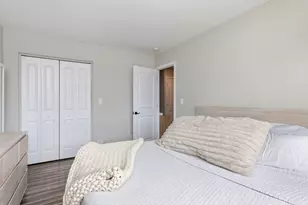 7410 Hawthorne Ave, Woodridge, IL 60517 - Photo 13