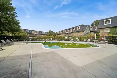 3852 S Parkway Drive #1E, Northbrook, IL 60062 - Photo 19