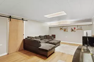 212 Hudson Ct, Bolingbrook, IL 60440 - Photo 9