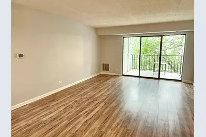 350 Plum Creek Drive #305, Wheeling, IL 60090 - Photo 11