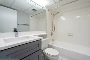 3856 S Parkway Dr, Northbrook, IL 60062 - Photo 15