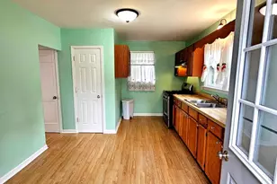 612 Page Ave, Elgin, IL 60120 - Photo 7
