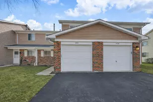 454 Esselen Ct, Carol Stream, IL 60188 - Photo 3
