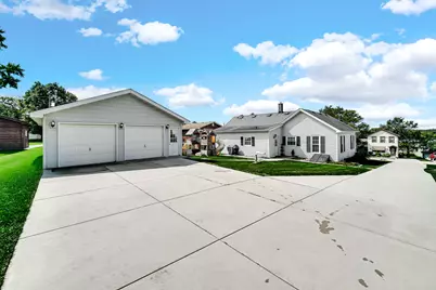 624 S Hamilton Street, Lockport, IL 60441 - Photo 3