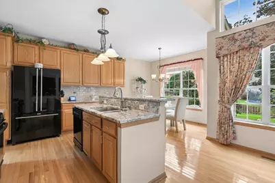 20 Bridlepath Drive, Lindenhurst, IL 60046 - Photo 7