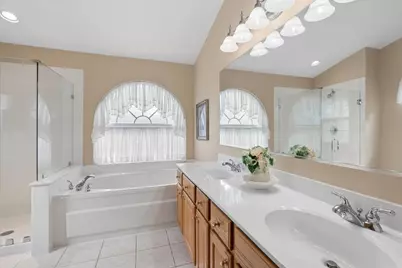 20 Bridlepath Drive, Lindenhurst, IL 60046 - Photo 15