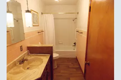 210 E 4th Street, Hoffman, IL 62250 - Photo 17