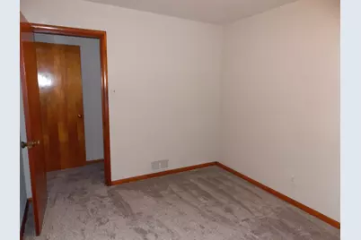 210 E 4th Street, Hoffman, IL 62250 - Photo 11