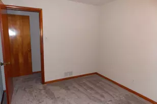 210 E 4th St, Hoffman, IL 62250 - Photo 11