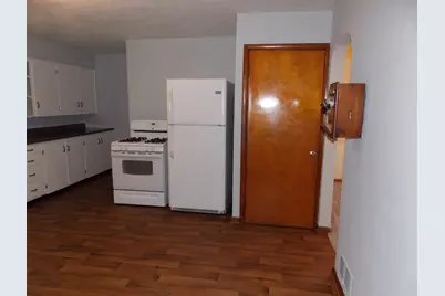 210 E 4th Street, Hoffman, IL 62250 - Photo 7