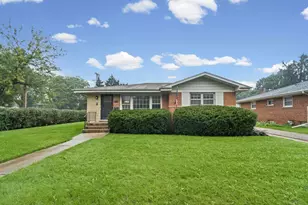 602 N Drury Ln, Arlington Heights, IL 60004 - Photo 1