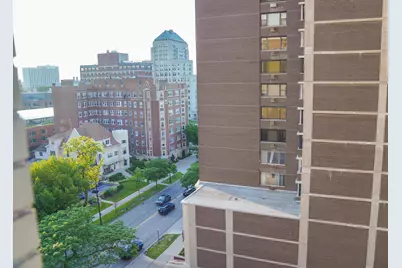 6301 N Sheridan Road #10C, Chicago, IL 60660 - Photo 9