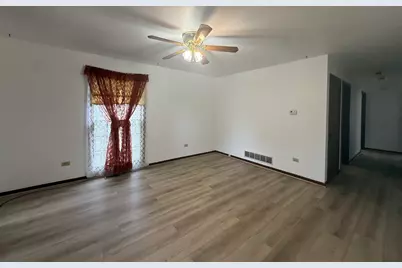 1406 Kaskaskia Avenue, Elgin, IL 60123 - Photo 11