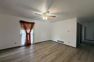 1406 Kaskaskia Ave, Elgin, IL 60123 - Photo 11