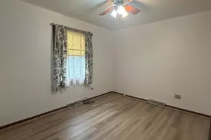 1406 Kaskaskia Ave, Elgin, IL 60123 - Photo 17