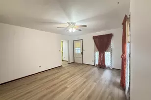1406 Kaskaskia Ave, Elgin, IL 60123 - Photo 13