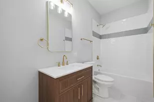 2442 W Wilson Ave, Chicago, IL 60625 - Photo 9