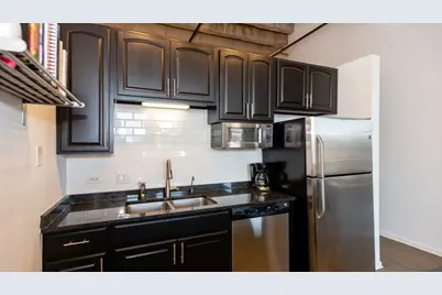 1645 W Ogden Avenue #505, Chicago, IL 60612 - Photo 9