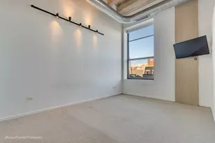 1645 W Ogden Ave, Chicago, IL 60612 - Photo 9