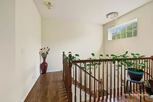 815 Lewisburg Ln, Aurora, IL 60504 - Photo 7