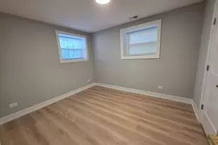 2442 W Wilson Ave, Chicago, IL 60625 - Photo 15