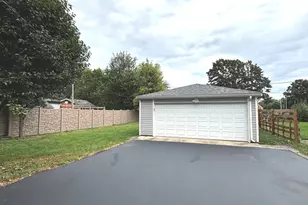 333 S Yale Ave, Addison, IL 60101 - Photo 21