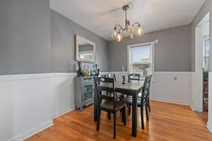 5242 W 63rd Pl, Chicago, IL 60638 - Photo 9