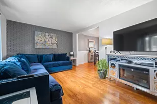 5242 W 63rd Pl, Chicago, IL 60638 - Photo 5