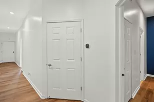 4322 S Berkeley Ave, Chicago, IL 60653 - Photo 9