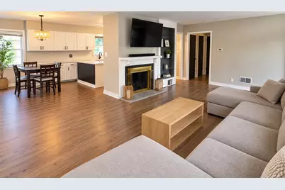 7302 Hillside Road, Crystal Lake, IL 60012 - Photo 5