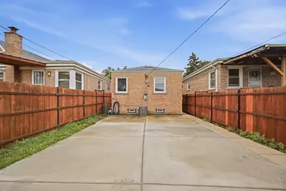 6230 W Foster Avenue, Chicago, IL 60630 - Photo 19