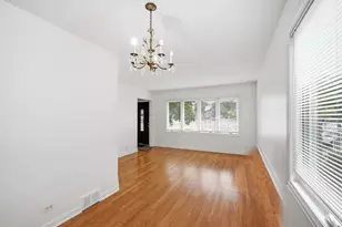 6230 W Foster Ave, Chicago, IL 60630 - Photo 5