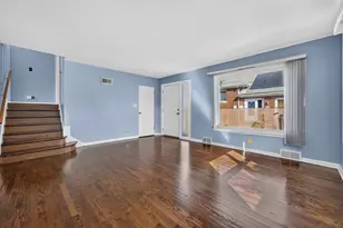 816 S La Grange Rd, La Grange, IL 60525 - Photo 3