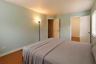 1253 Beechwood Ct, Schaumburg, IL 60193 - Photo 9