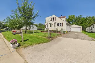 856 Marie Ave, Machesney Park, IL 61115 - Photo 3