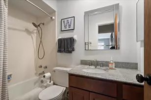 1450 Plymouth Pl, Glenview, IL 60025 - Photo 15