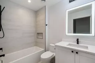 1345 W Grand Ave, Chicago, IL 60642 - Photo 15