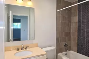 1070 Winwood Dr, Lake Forest, IL 60045 - Photo 13