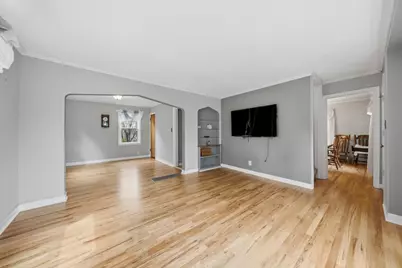 8818 S Sacramento Avenue, Evergreen Park, IL 60805 - Photo 5