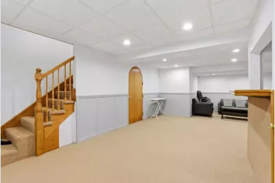 1038 S Hunt Club Drive, Mount Prospect, IL 60056 - Photo 17