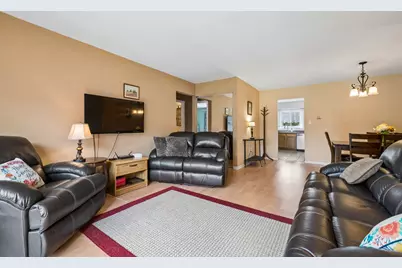 9364 Golf Road #2B, Des Plaines, IL 60016 - Photo 3