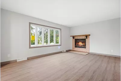 37860 N Metropolitan Avenue, Beach Park, IL 60087 - Photo 7