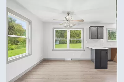 37860 N Metropolitan Avenue, Beach Park, IL 60087 - Photo 11